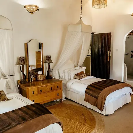 Amanzi Lodge Harare Exterior photo